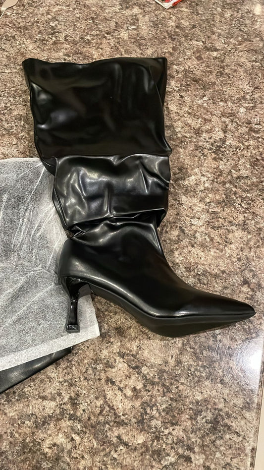 Mini heel boots